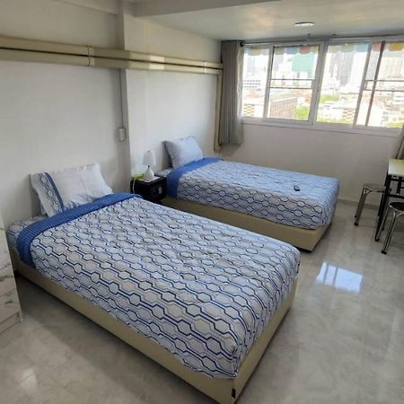 Apartment A4 Dindaeng Bangkok Exteriör bild