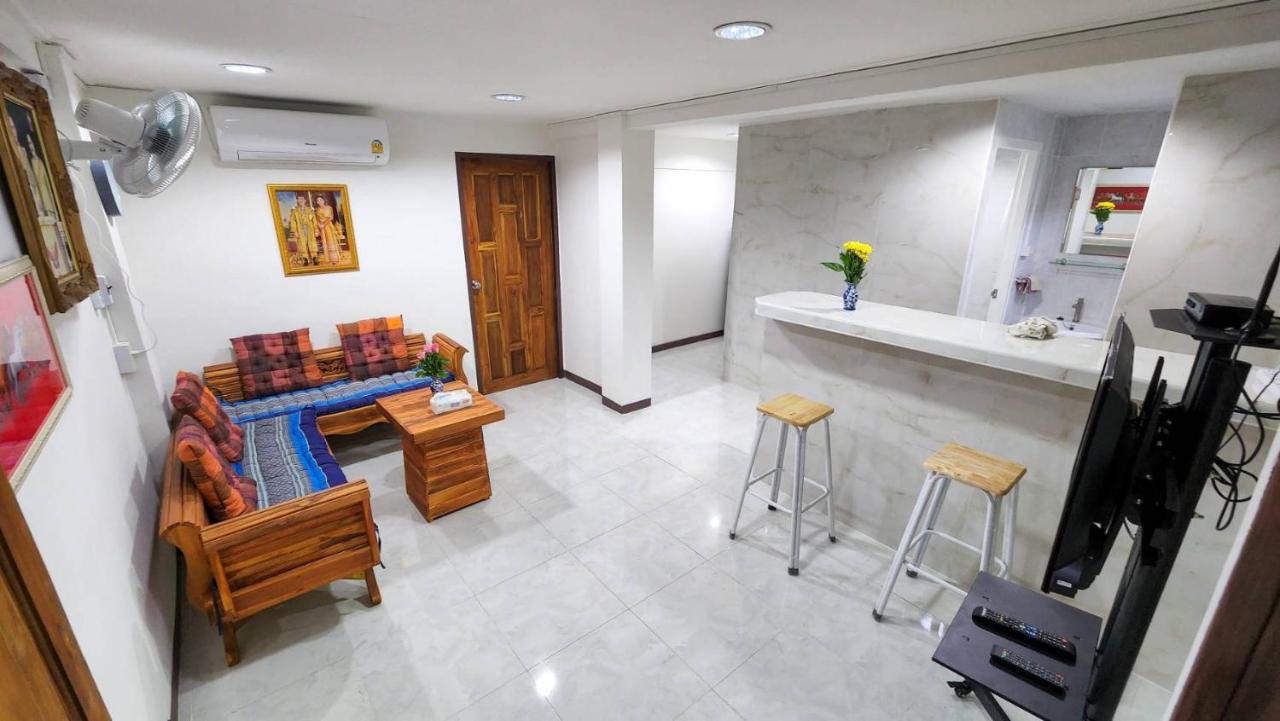 Apartment A4 Dindaeng Bangkok Exteriör bild