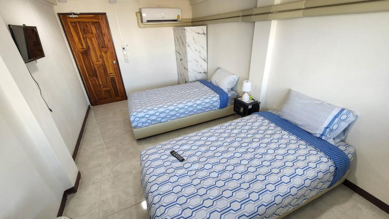 Apartment A4 Dindaeng Bangkok Exteriör bild