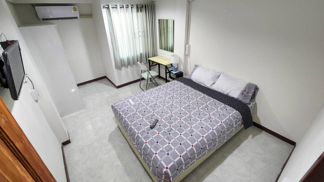 Apartment A4 Dindaeng Bangkok Exteriör bild