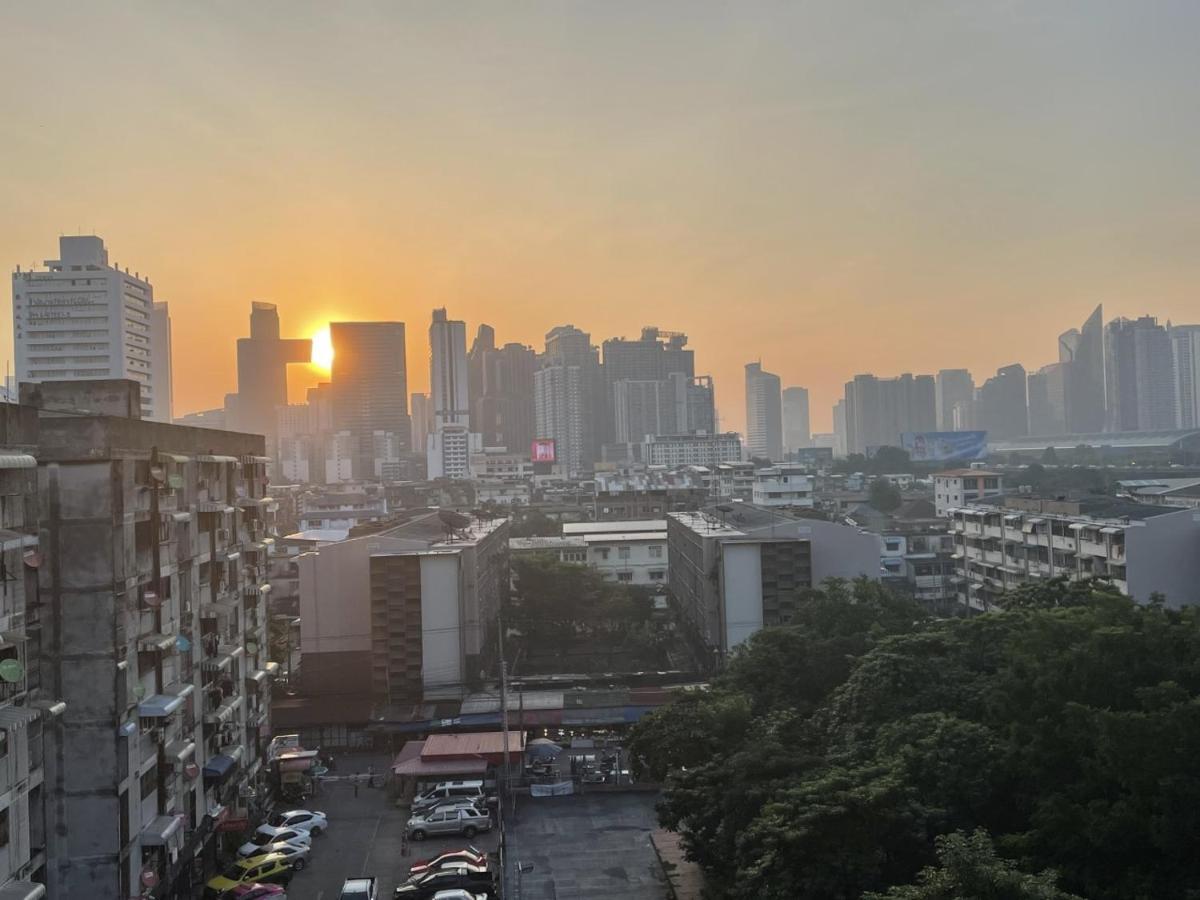 Apartment A4 Dindaeng Bangkok Exteriör bild